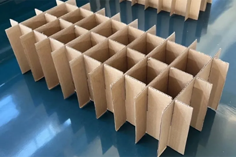 Máquina de ensamblaje de particiones automática